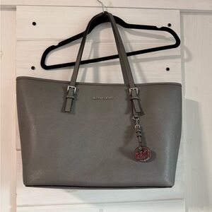 Michael Kors Jet Set Travel Shoulder Bag Grey